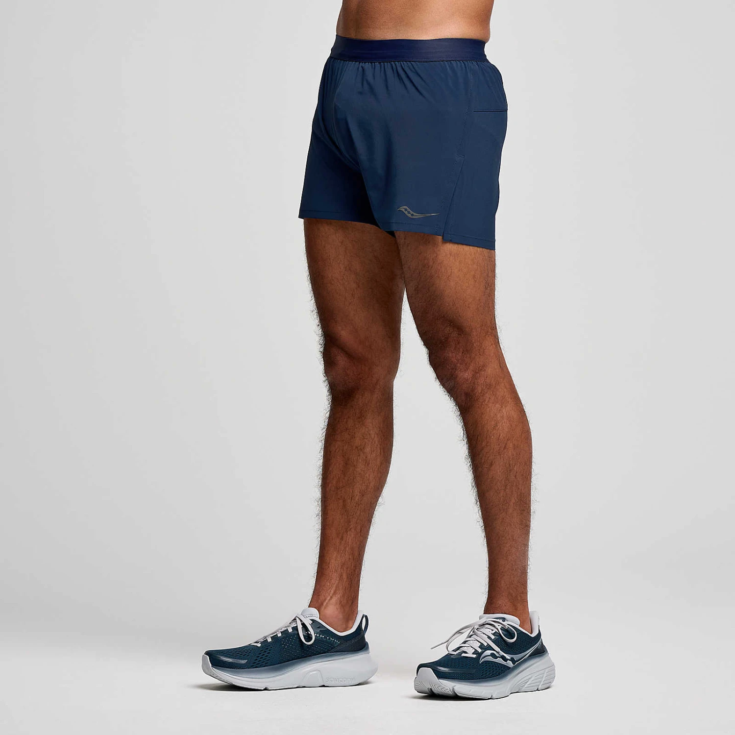 Saucony Men's Outpace 2.5" Split Short 4 Saucony Men's Outpace 2.5" Split Short - Image 2